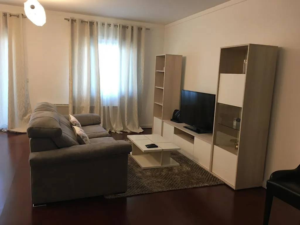 Mary Apartments Лиссабон